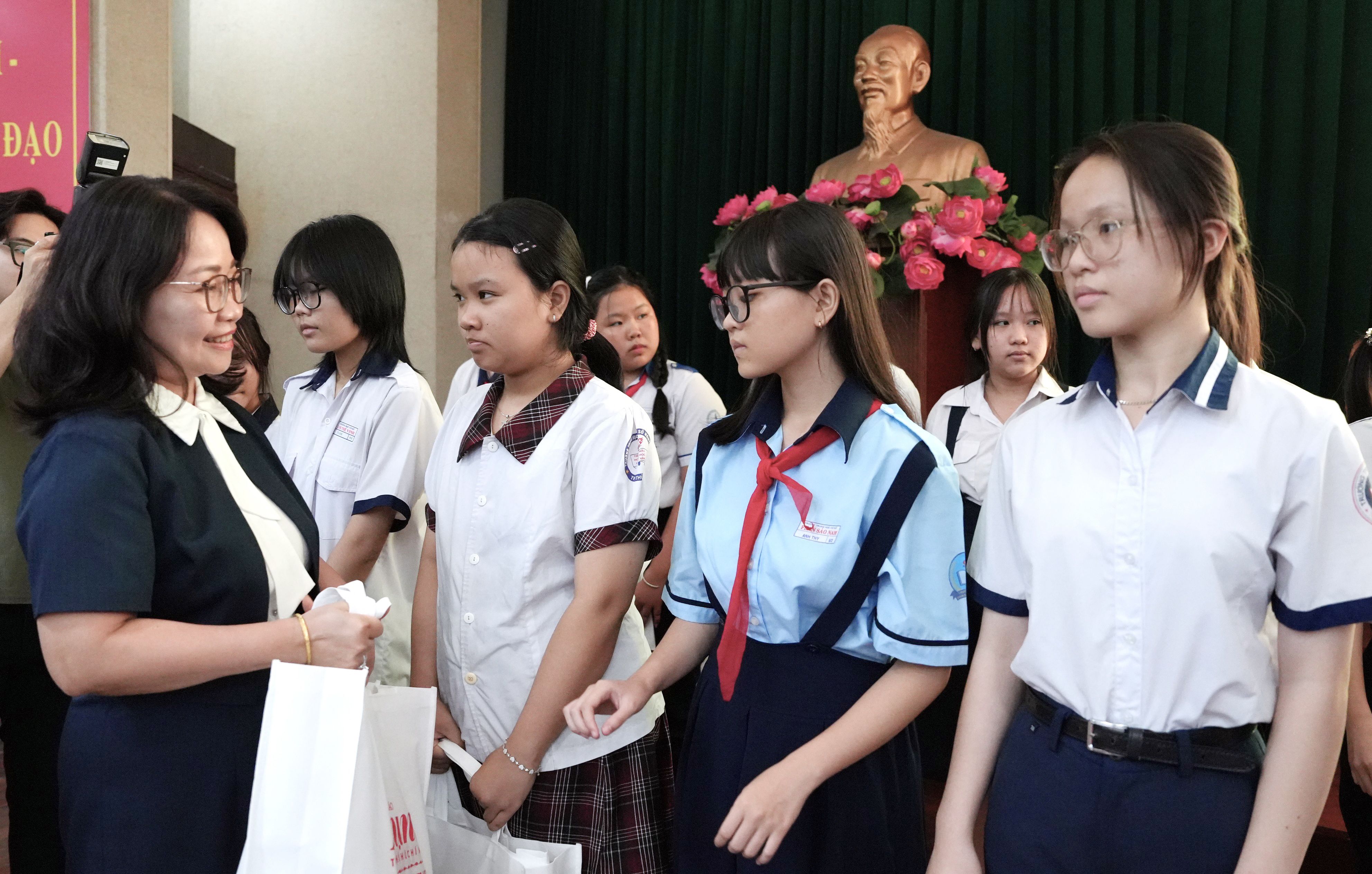 A1 Hiếu Học