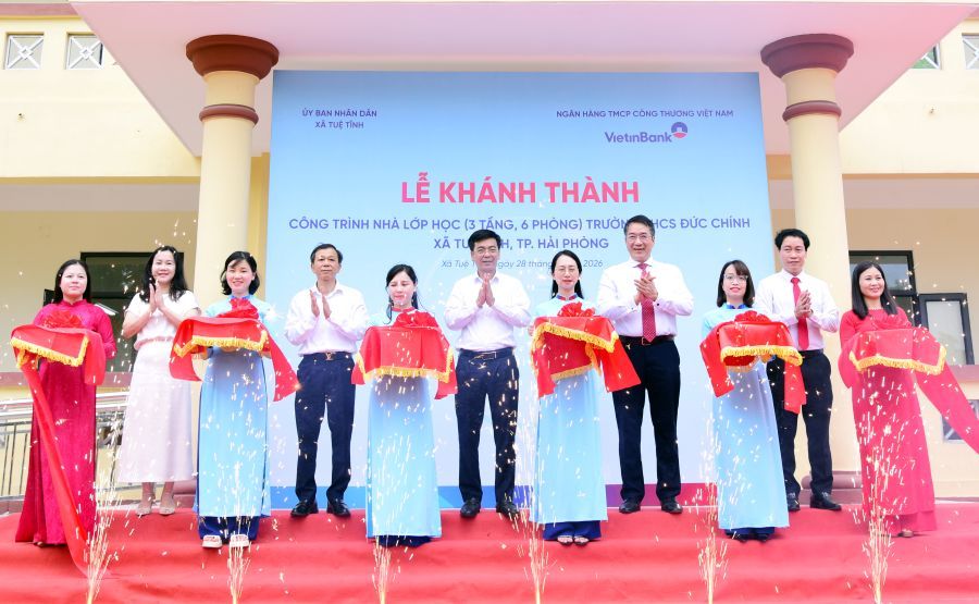 Ảnh 2 Tài Trợ Trường Đức Chính
