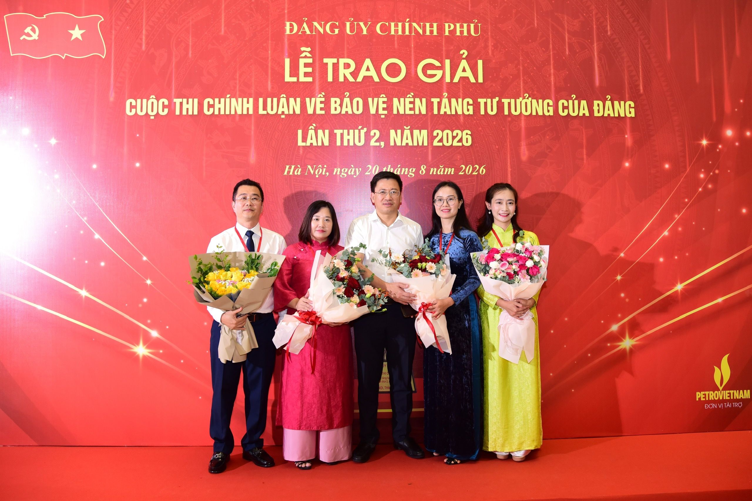 Trao Giai Chinh Luan 2