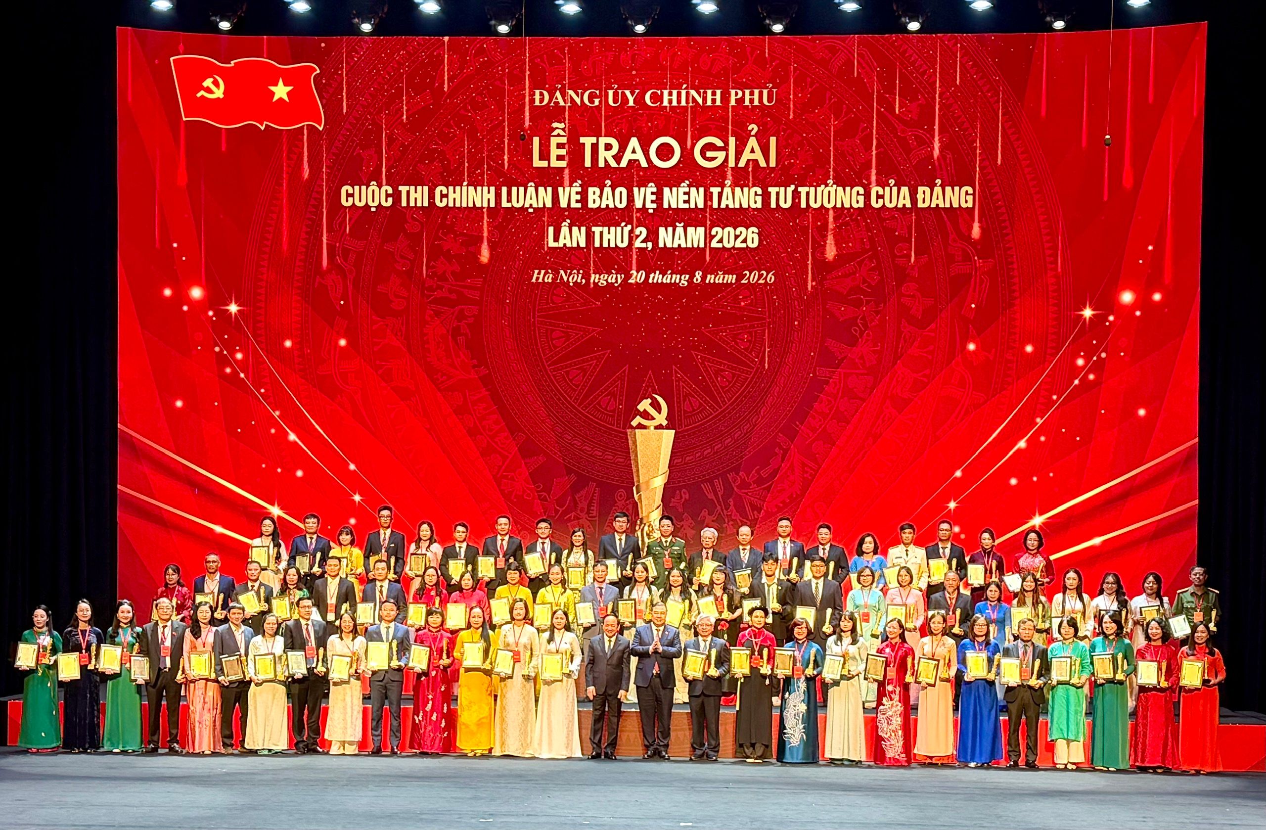 Trao Giai Chinh Luan 1