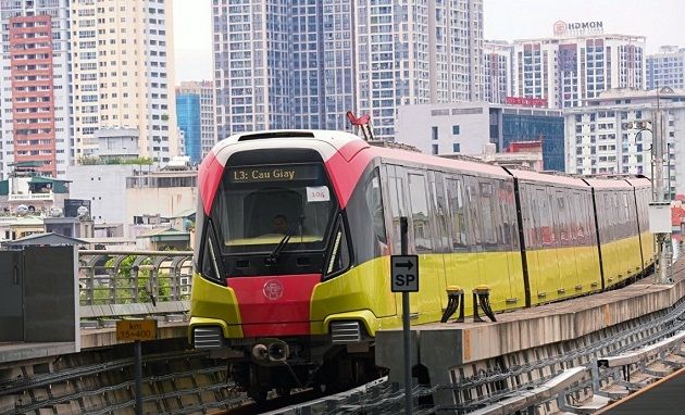 Hình Ảnh Tàu Chạy Trên Tuyến Metro Số 3