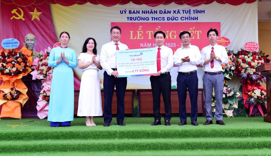 Ảnh 1 Tài Trợ Trường Đức Chính