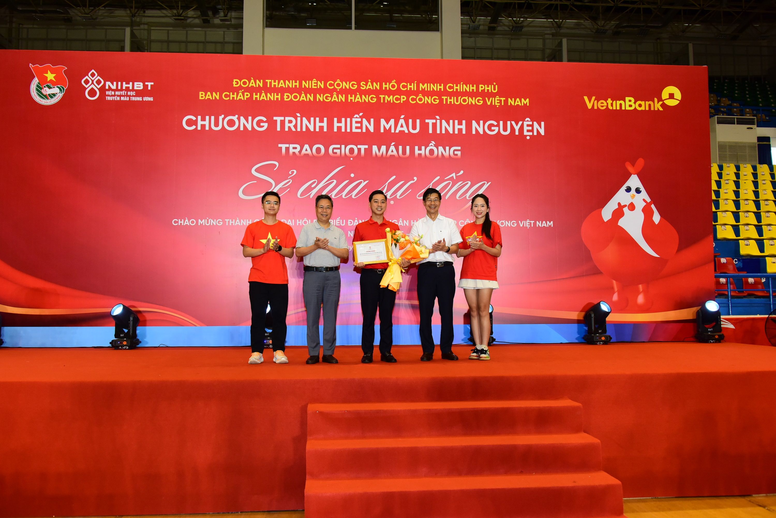 Chung Nhan Cua Vien...
