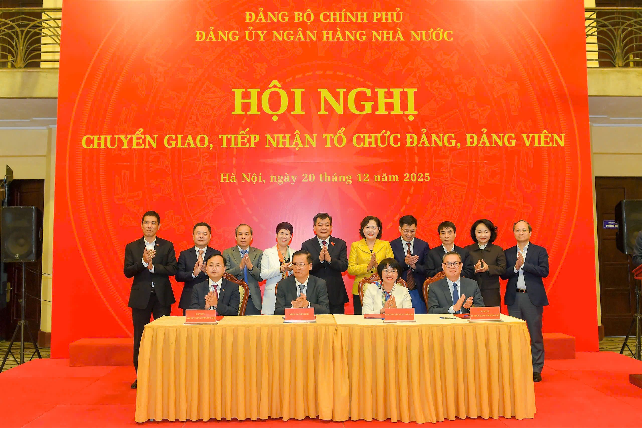 Hoi Nghi Chuyen Giao to Chuc Dang