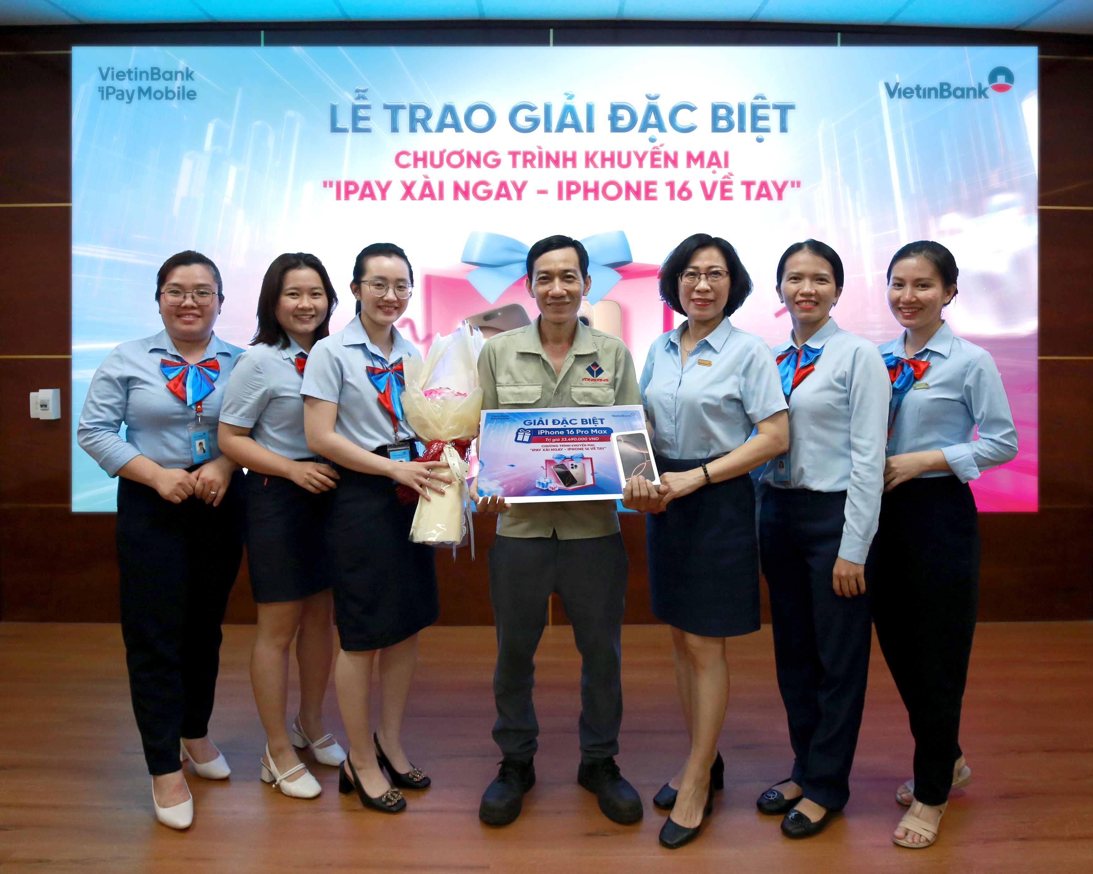 Hình Trao Thưởng Up