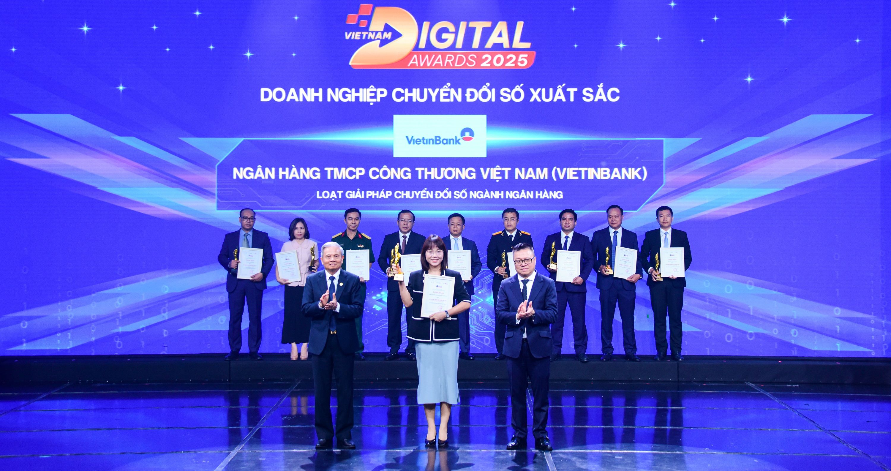 Ba Phung Thu Ha Dai Dien Nhan Giai